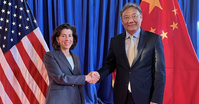 La ministre américaine du Commerce Gina Raimondo en Chine fin août