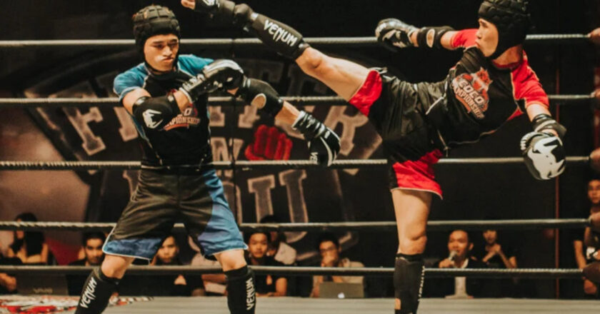 Le match d’ouverture de la China Kickboxing Premier League a eu lieu à Wuzhishan, Hainan.