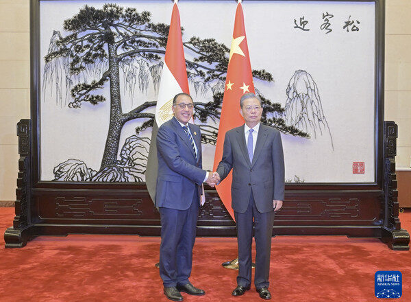 Zhao Leji rencontre le Premier ministre égyptien Mostafa Madbouly