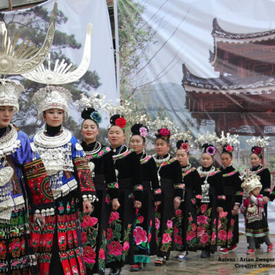 Le festival « Pohui » des Miao attire les foules